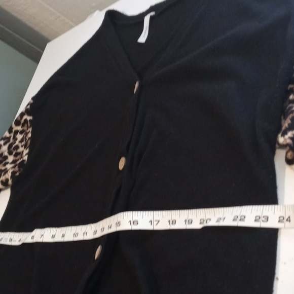 Lilypad super soft cardigan cheetah print large - Picture 12 of 12
